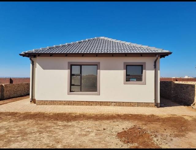 2 BEDROOM HOUSE FOR SALE IN SELCOURT